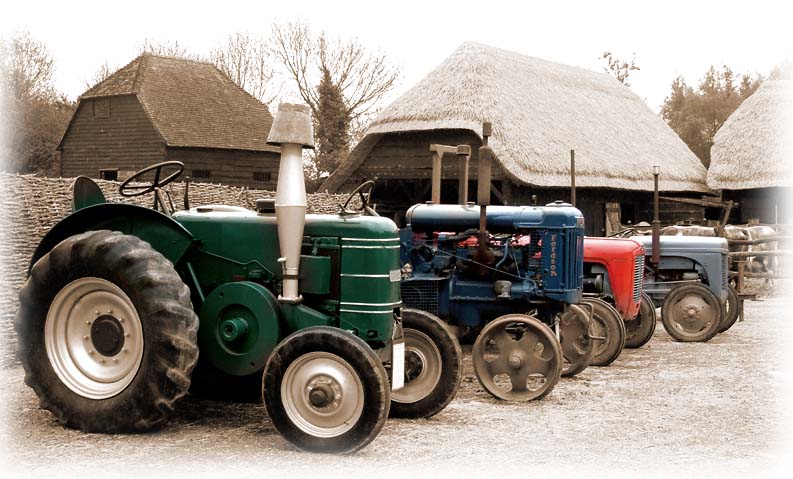 фото "Tractors" метки: натюрморт, 