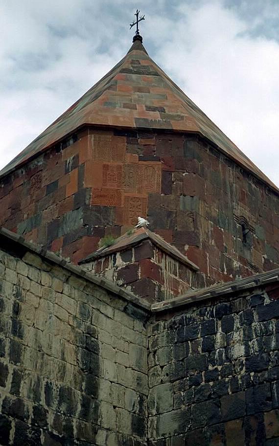 photo "Geometry with pigeons and a cross..." tags: architecture, misc., landscape, 