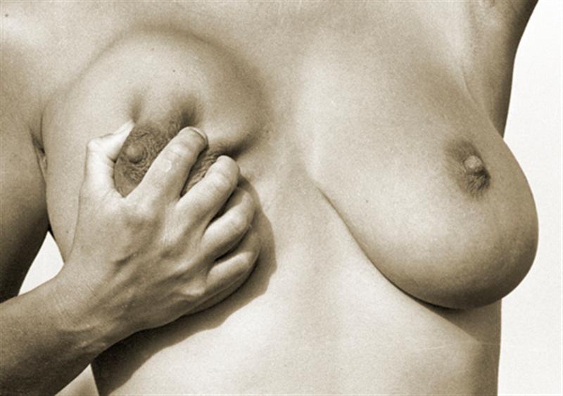 photo "pressure" tags: nude, black&white, 