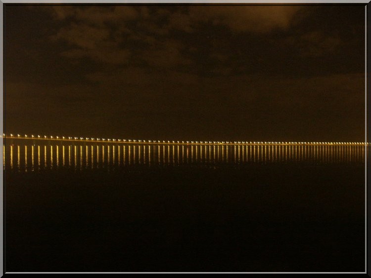 фото "Vasco da Gama Bridge by night" метки: архитектура, пейзаж, 