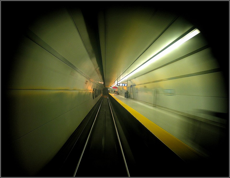 photo "Midnight subway train" tags: architecture, landscape, 