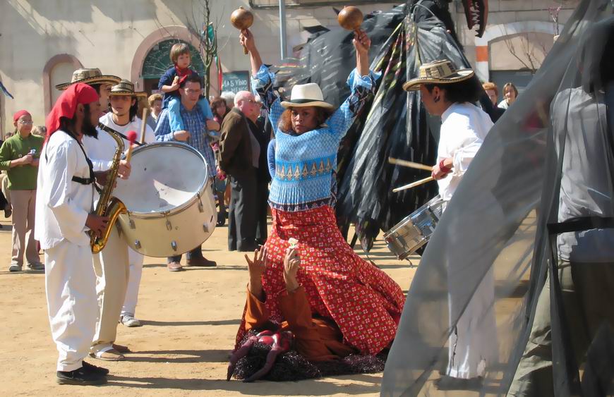 photo "Dancing in the street" tags: misc., 