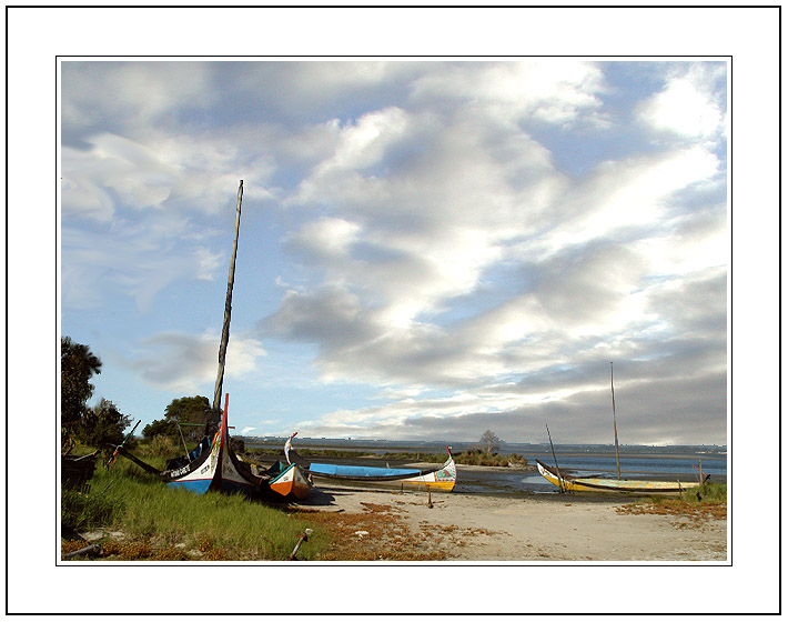 photo "The last rest of the Boats." tags: landscape, water