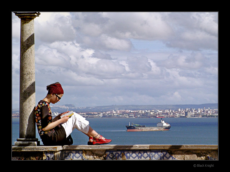 photo "Reading about the Other Side" tags: portrait, genre, woman