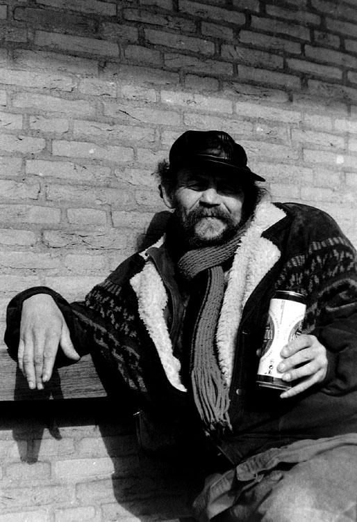 photo "No home, but a beer!" tags: misc., 