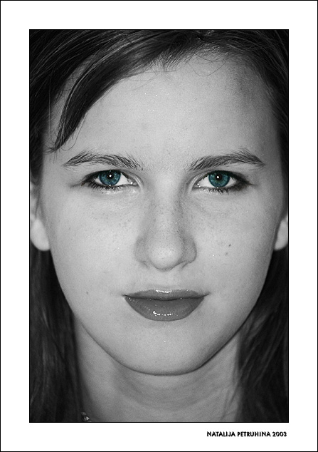 photo "Eyes The Colour of Jeans" tags: portrait, black&white, woman