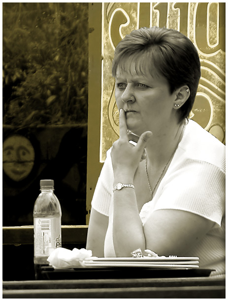 photo "Decisions" tags: portrait, woman
