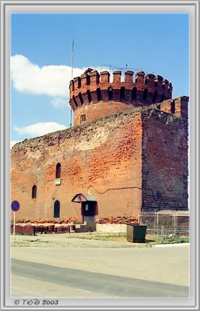 photo "Recycle Bin" tags: architecture, travel, landscape, Europe