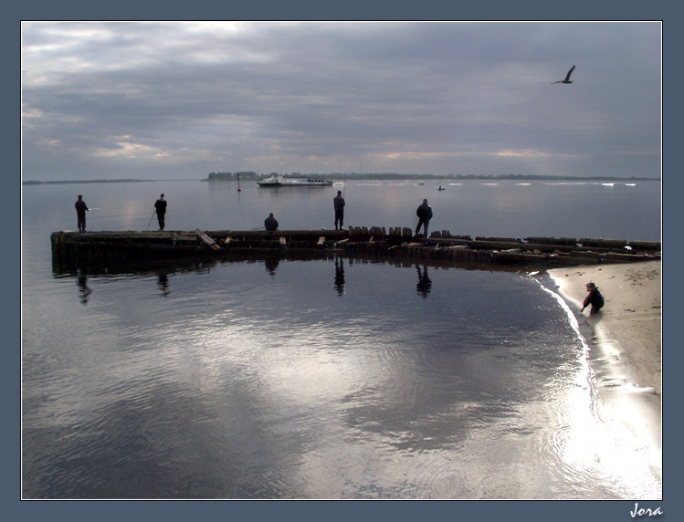 photo "Games on sand" tags: landscape, summer, water