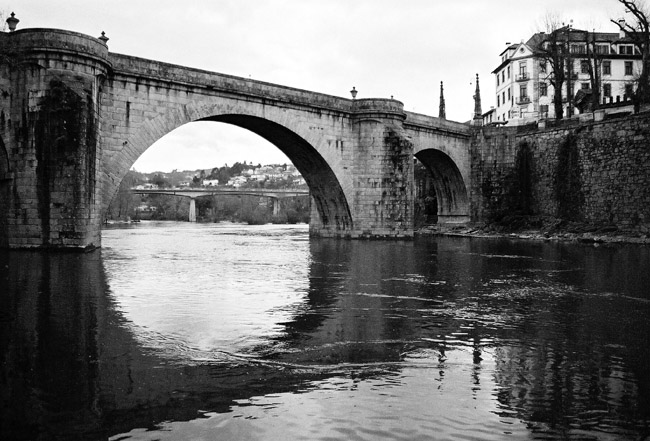 photo "The old bridge" tags: travel, black&white, Europe