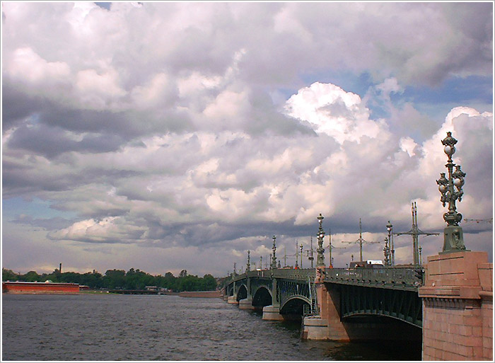 photo "Untitled photo" tags: architecture, landscape, clouds