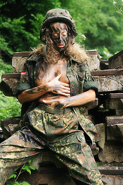 photo "make love not war" tags: nude, 