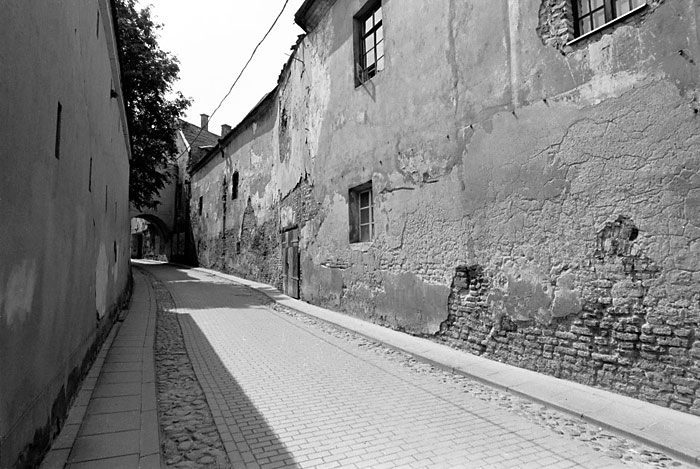 photo "Street of Vilnius#6" tags: black&white, 