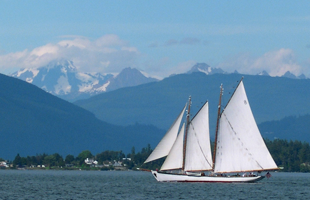 photo "Sea to Sky Sail" tags: landscape, mountains, water
