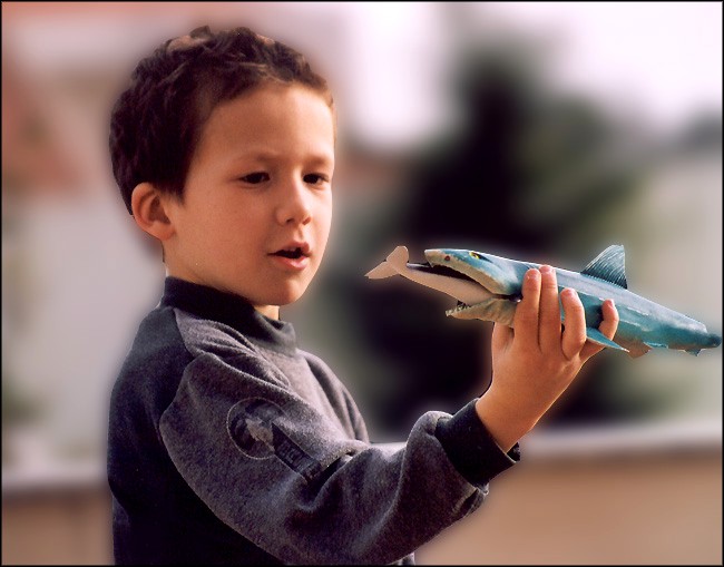 photo "Playing with sharks" tags: portrait, children