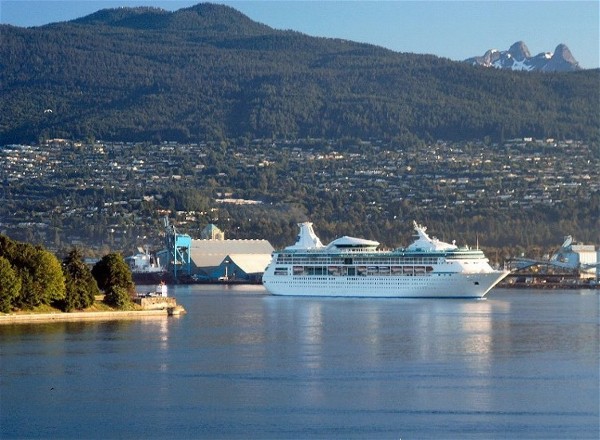 photo "Ship returns to port" tags: travel, North America