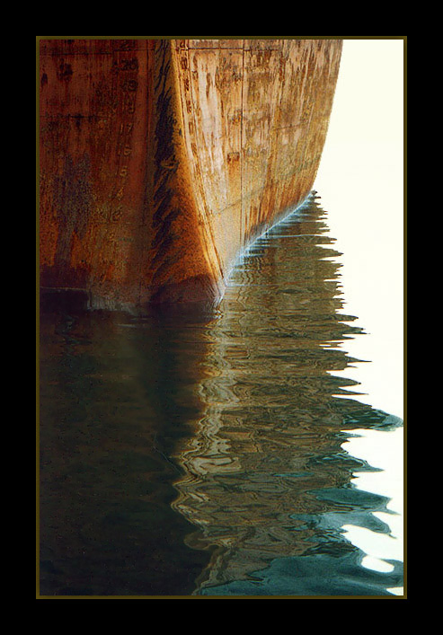 photo "Ship Reflex" tags: landscape, abstract, water