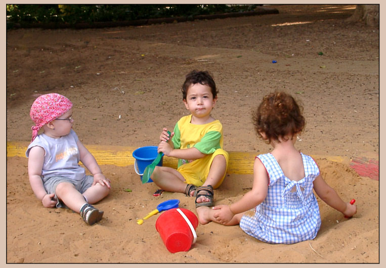 photo "He and girls" tags: portrait, children