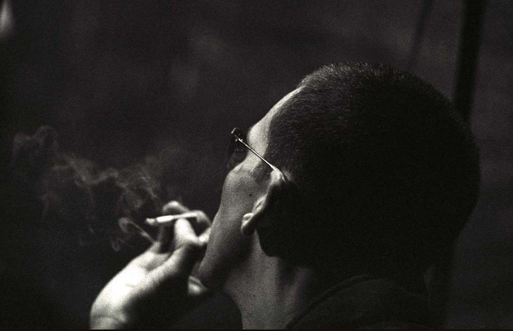 photo "Smoking man" tags: portrait, man