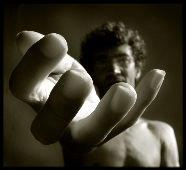photo "Selfportrait with hand" tags: portrait, man