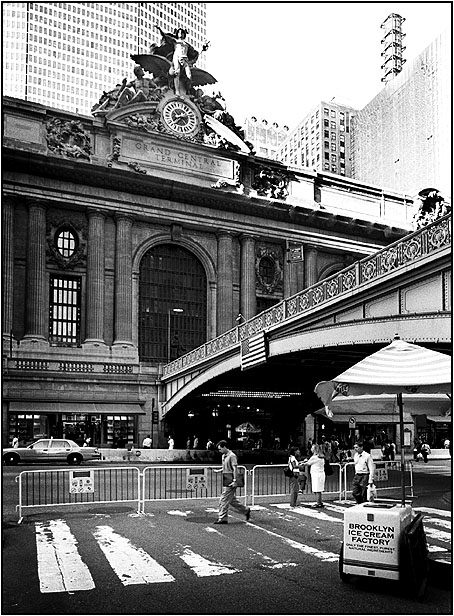 фото "Центральный Терминал и Бруклинское мороженое" метки: черно-белые, архитектура, пейзаж, 