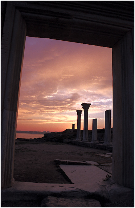 фото "Chersonesos: Dawn" метки: пейзаж, архитектура, закат