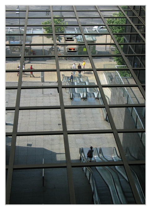 фото "Reflection in a Glass Ceiling" метки: архитектура, пейзаж, 