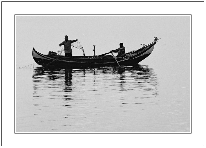 фото "Fishing in calm waters" метки: пейзаж, черно-белые, вода