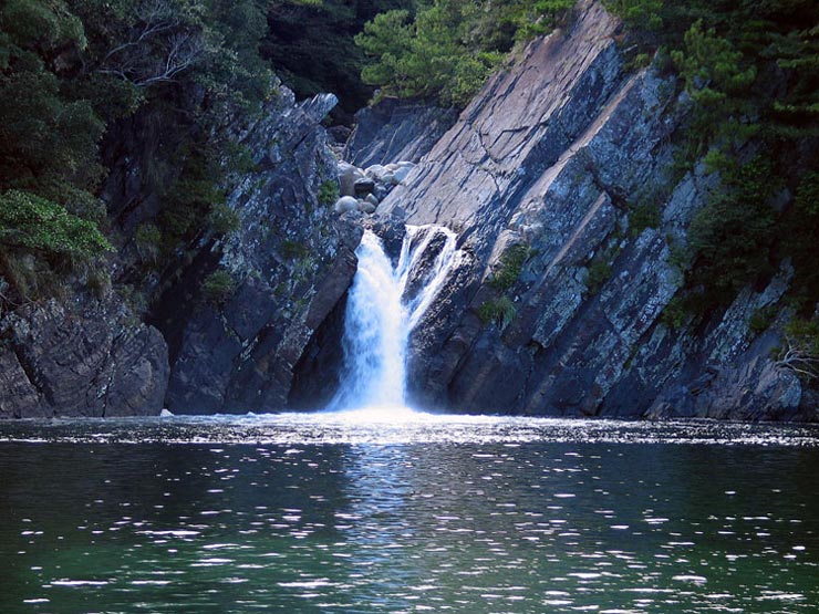 photo "Ocean Falls" tags: landscape, travel, Asia, water