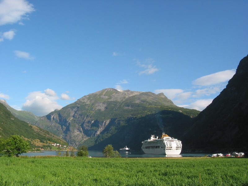photo "Welcome to fjord" tags: travel, landscape, Europe, mountains