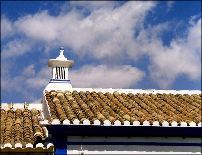 photo "Portuguese chimney" tags: travel, architecture, landscape, Europe