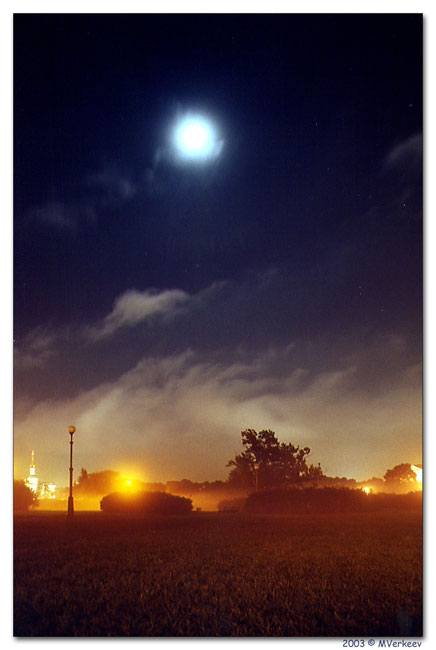 фото "Луна над Марсовым полем" метки: пейзаж, архитектура, ночь