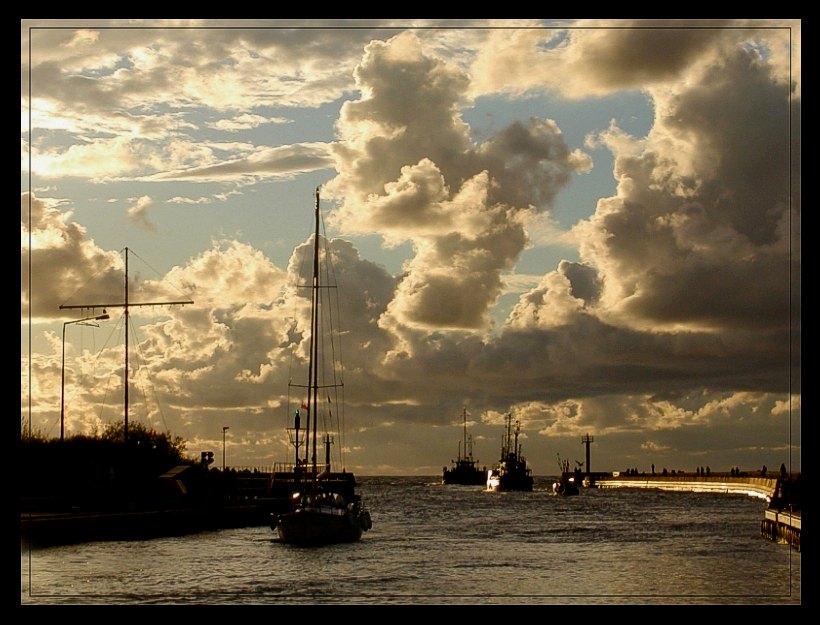 фото "The fishing vessels" метки: пейзаж, закат