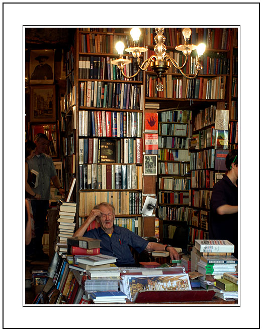 photo "The Old Bookseller" tags: portrait, humor, man