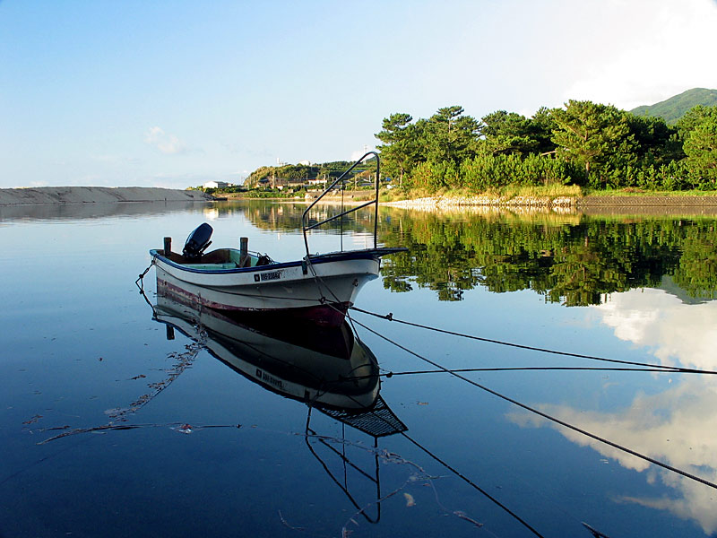 photo "A Boat for Jose" tags: landscape, travel, Asia, water