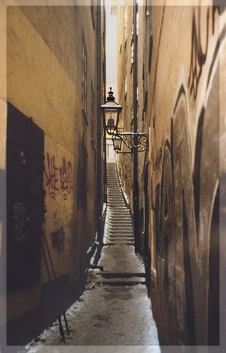 photo "Narrow streets of Gamlastan (Stockholm)" tags: architecture, landscape, 