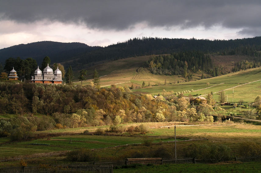 photo "Light in a dark empire" tags: nature, landscape, mountains