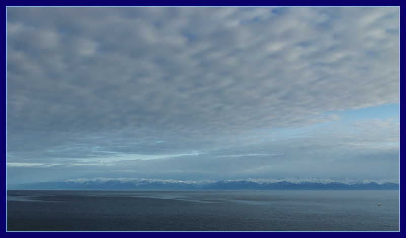 photo "Under a soft coverlet of clouds" tags: landscape, clouds, water