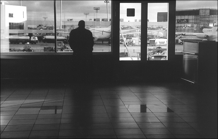 photo "The airport, morning.." tags: black&white, 