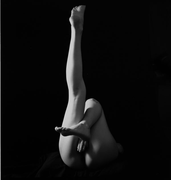 photo "A Leg" tags: nude, black&white, 