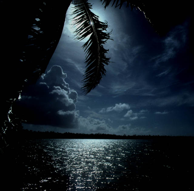photo "tahiti full moon" tags: landscape, night, water