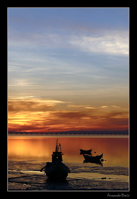 photo "Three boats" tags: landscape, architecture, water