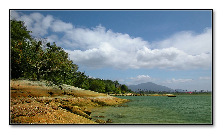 photo "Island of pleasure" tags: landscape, clouds, water