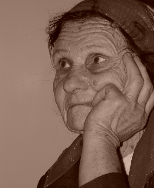 photo "About the memories" tags: portrait, black&white, woman