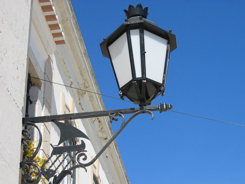 photo "Algarve, Portugal - Street Light" tags: travel, architecture, landscape, Europe