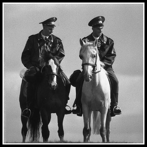 photo "In patrol" tags: genre, black&white, 