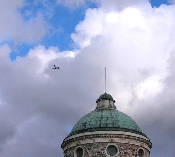 photo "Good-bye, Paris!" tags: landscape, architecture, clouds