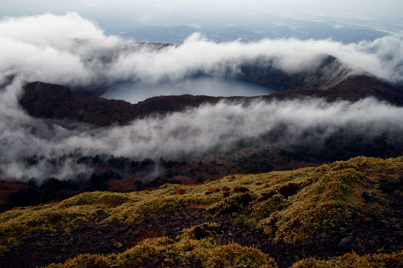 photo "Crater Lake" tags: landscape, clouds, mountains