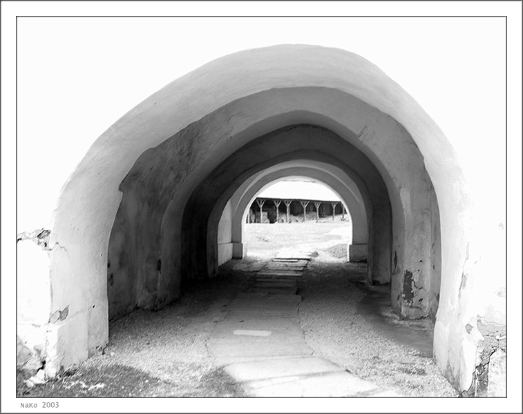 photo "Arch" tags: travel, black&white, Europe