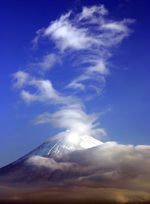 photo "Spiraling Clouds" tags: landscape, clouds, mountains